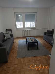 Izdajem namešten jednosoban stan Liman IV odlična lokacija